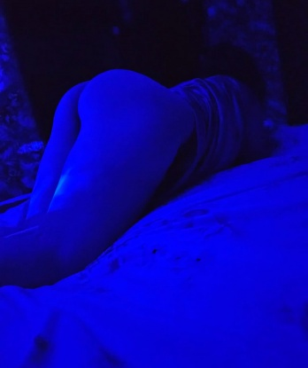 Изысканная и чувственная брюнетка ждет встречи с состоятельным мужчиной. Помогу тебе расслабиться и погрузиться в мир наслаждения. Только на своей территории! 15672, 30 лет